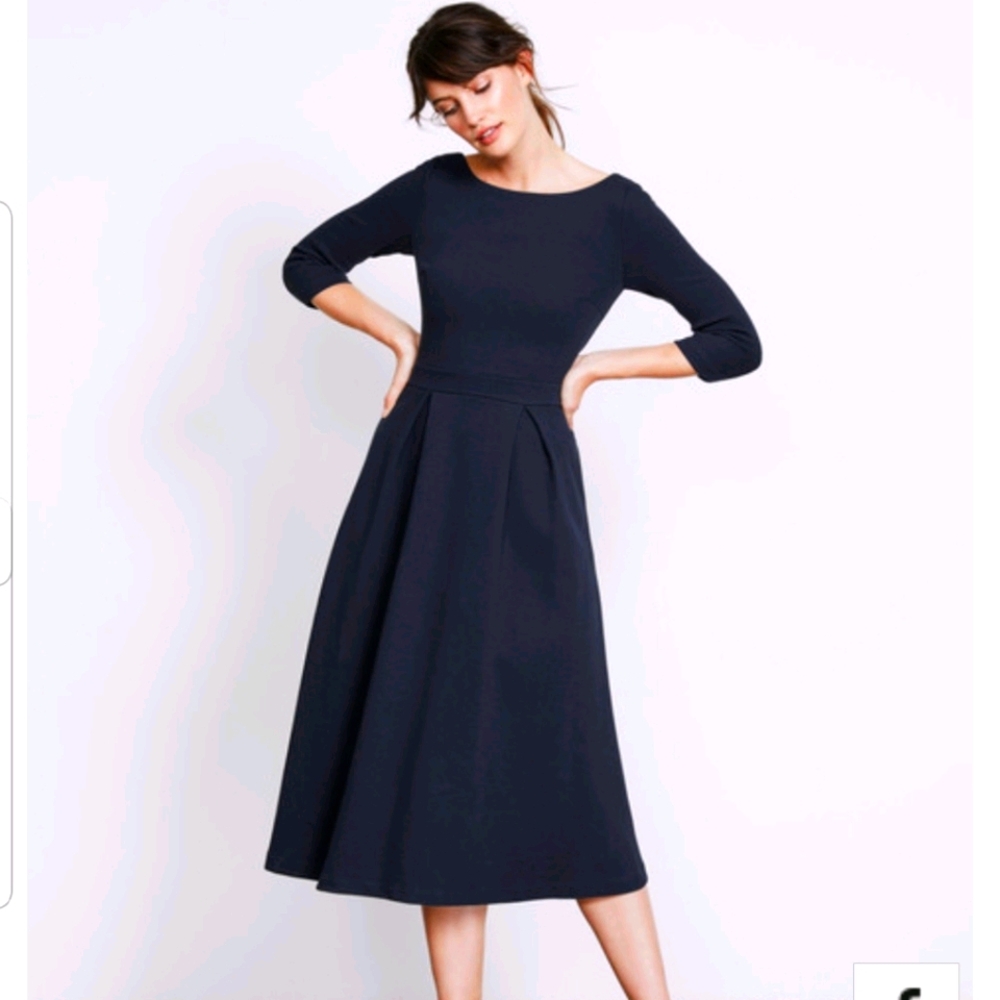 Unfortunately I didn't realize it was Navy...I need a black dress, so reposhing.